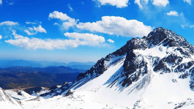 Perjalanan satu hari ke Gunung Yulong + Kereta Gantung Besar + Padang Rumput Yunshan [Grup kecil 8 orang/Oksigen besar/Makanan]
