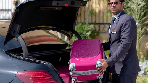Private Departure Transportation from Dubai City to Dubai Airport Transfer Services 4