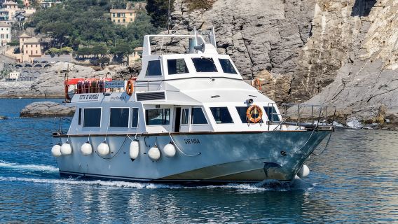 Genoa: Full-Day Tour to Camogli, San Fruttuoso & Portofino