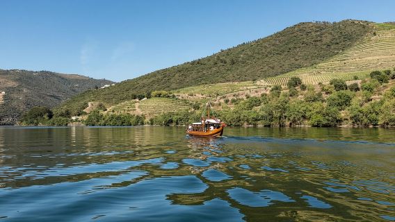 Pinhão: Rabelo-Bootsfahrt mit Portweinverkostung in einem Weingut