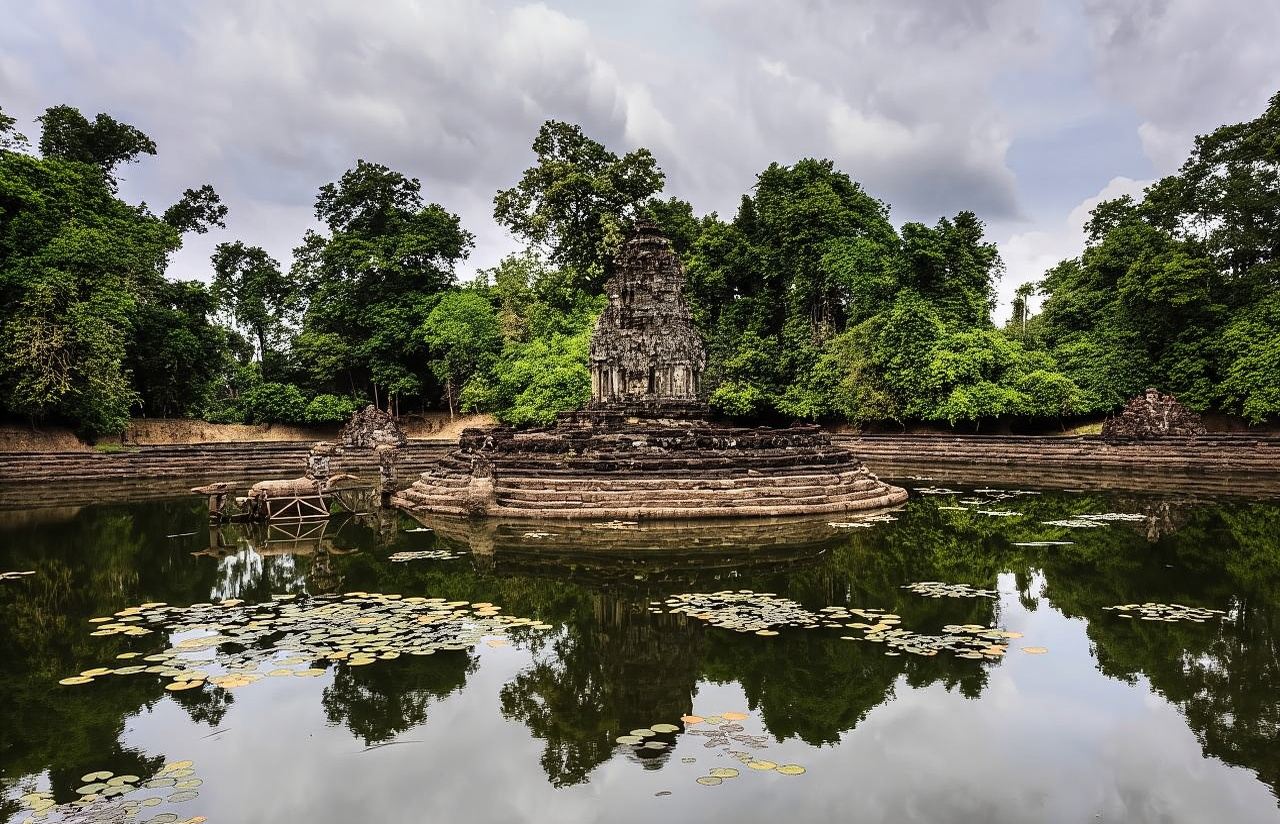 Siem Reap Round-Trip: Banteay Srei Temple Countryside Tour · English Group