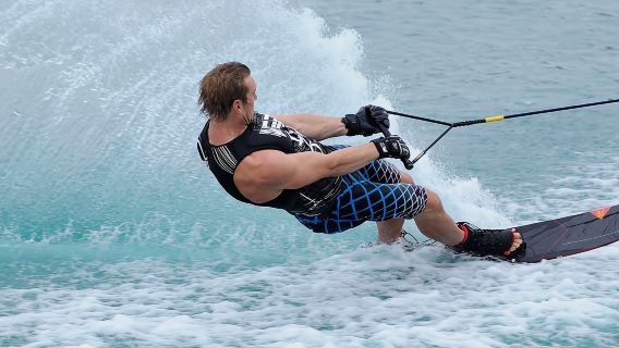 Wakeboarding in Trincomalee