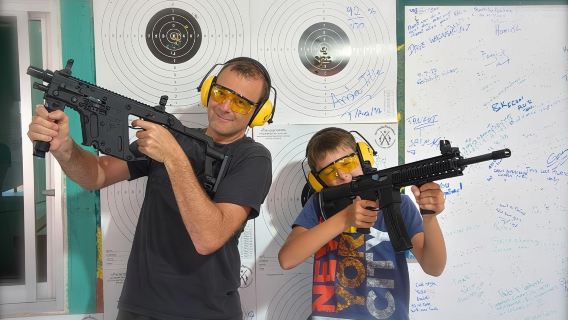 สนามยิงปืนป่าตอง ภูเก็ต ประสบการณ์การยิงเป้าด้วยกระสุนจริงหลายลำกล้อง