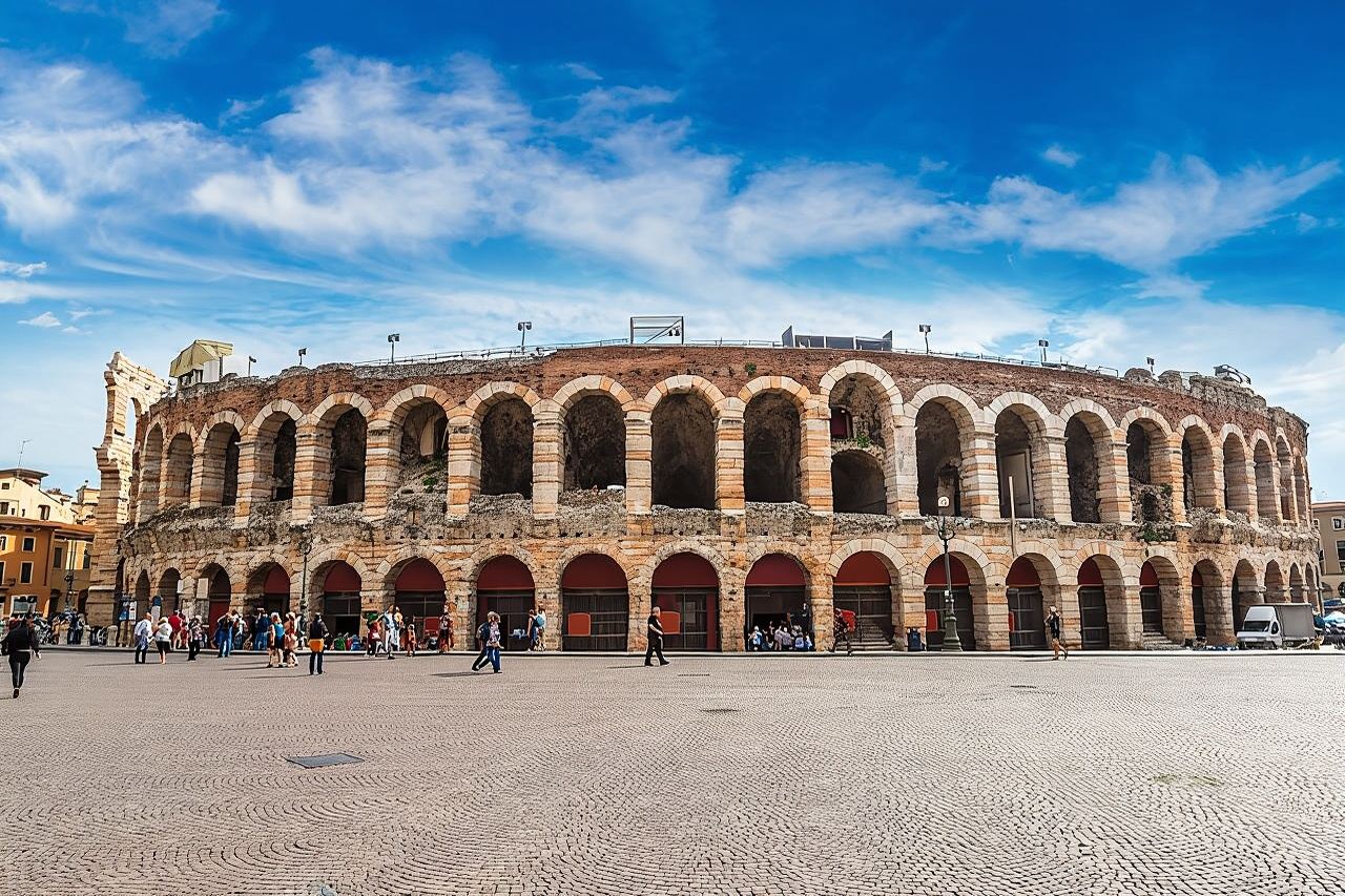 Verona Small Group Walking Tour with Cable Car and Arena Tickets 