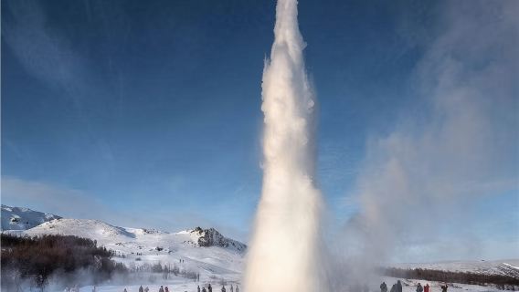 冰島-黃金圈-蓋歇爾間歇泉-黃金瀑布-火山口-辛格韋德利公園