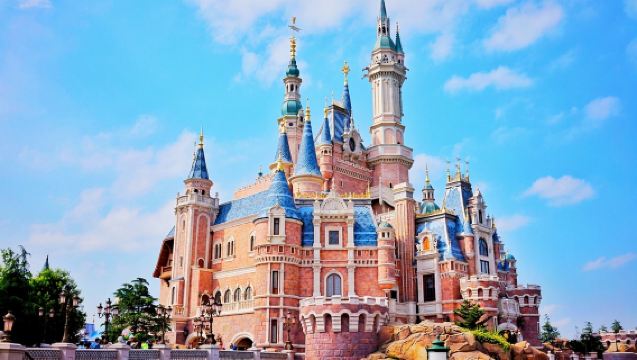 Tiket Istimewa Sehari Shanghai Disneyland [e-tiket masuk dengan kad pengenalan] disertakan dengan panduan