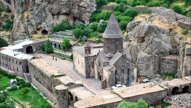 Privater Halbtagesausflug zum Tempel von Garni und zum Kloster Geghard ab Eriwan