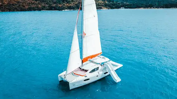 泰國旅遊芭達雅包船遊艇帆船芭提雅出海浮潛水一日遊/半日格蘭島/猴島/閣派島/薩島可選