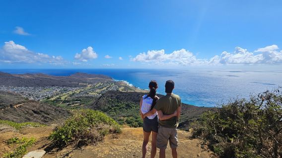 オアフ島:ココ クレーターの電動自転車ライドとハイキング