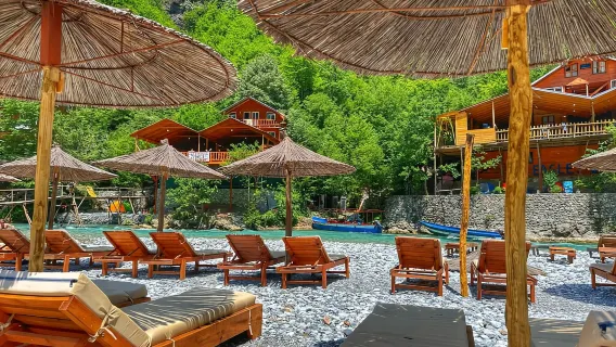 De Tirana/Shkodra : excursion d'une journée au lac Komani et à la rivière Shala