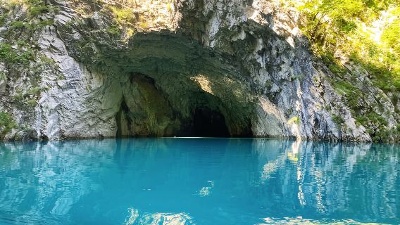 Tirana: gita di un giorno al lago Komani e giro in barca sul fiume Shala