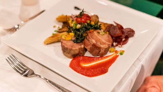 Budapest: Candlelit Dinner River Cruise dengan Muzik Langsung