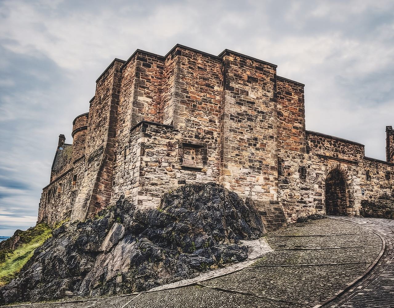 Edinburgh: Harry Potter Walking Tour and Castle Entry Ticket