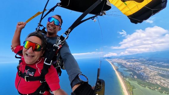 ริโอเดอจาเนโร: กระโดดร่มแบบ Tandem พร้อมชมทิวทัศน์อันน่าทึ่งของเมือง