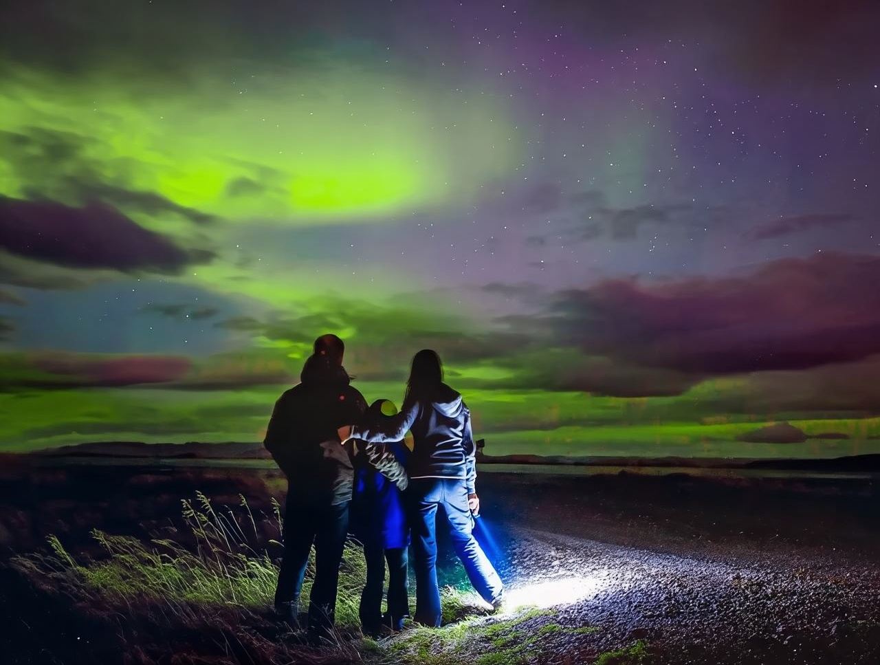 Iceland Northern Lights Adventure (Minibus/Bus/Off-Road Vehicle/Jeep + Aurora Photography)