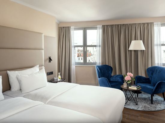 NH Berlin Kurfurstendamm Room Type - Superior XL Room NH Berlin Kurfurstendamm Room Type - Superior XL Room