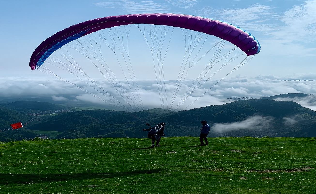 池州九華山國際滑翔傘飛行基地滑翔傘飛行體驗【贈送全程專業視訊攝影/距 九華山僅6公里/專業教練帶飛】