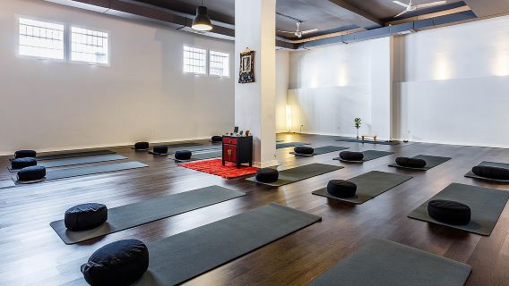 Yoga classes in Spanish