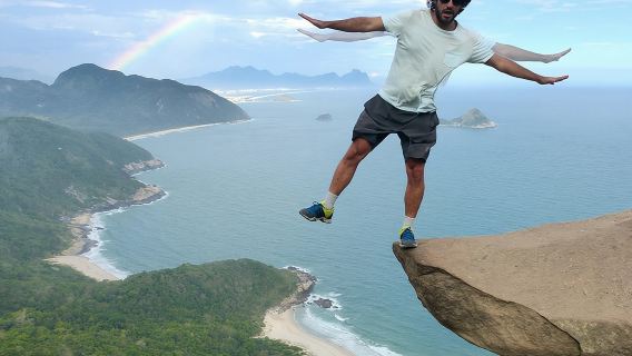 Pedra do Telégrafo Hiking & Relax in a Wild Beach