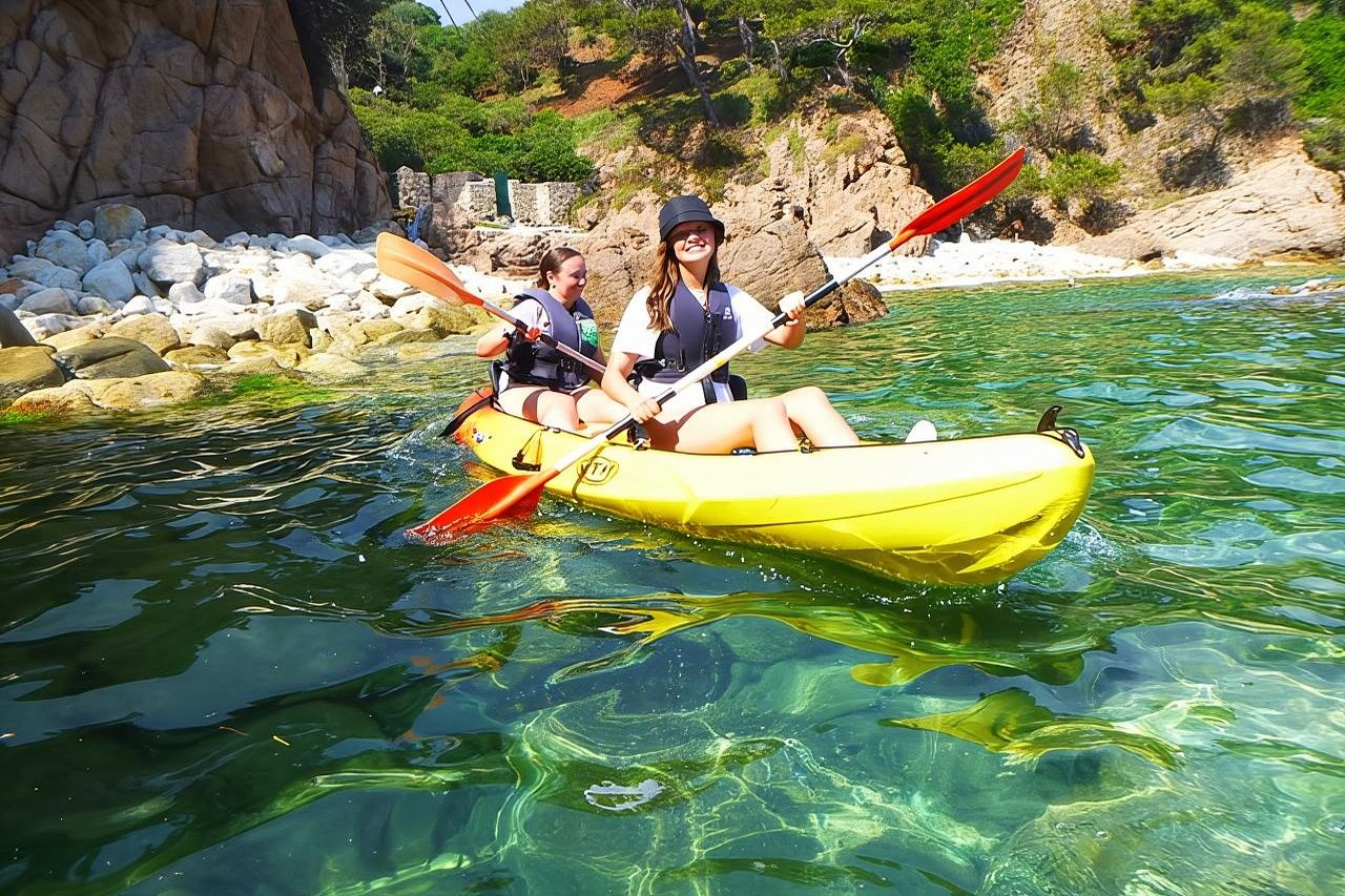 2h Guided Kayak Tour on the Costa Brava