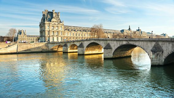 Recorrido por París en autobús y billetes para un crucero por el Sena