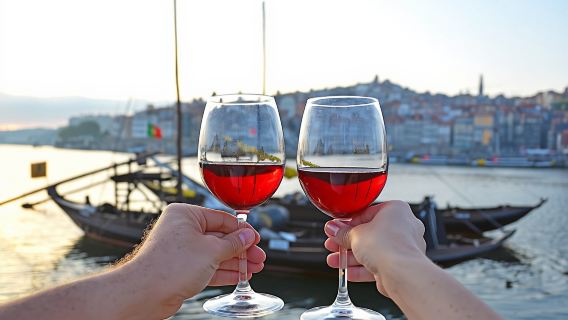 City tour by tuk-tuk, winery visit with tasting and Douro cruise