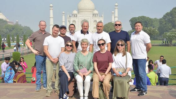 Ab Jaipur: Taj Mahal & Agra Tour mit Transfer nach Delhi mit dem Auto