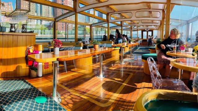 Statue of Liberty and New York City Skyline Sightseeing Cruise