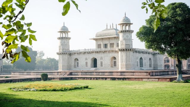 Taj Mahal, Agra Fort, Baby Taj & Mehtab Bagh Private City Tour