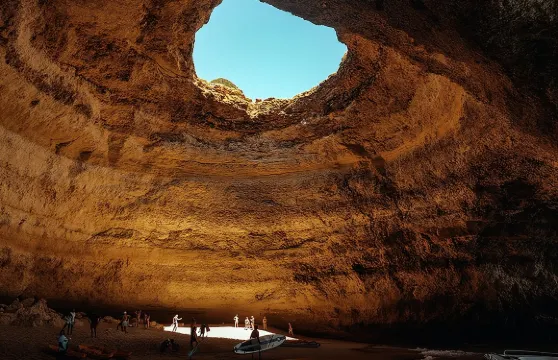 全新拉各斯－與生物學家一同觀賞海豚及探索貝納吉爾海洞