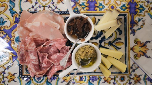 Tour gastronómico guiado con cata de vinos en Verona