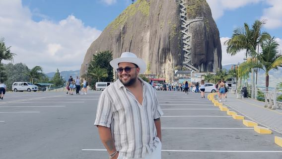 Medellin: Tour to Guatape, Peñol, and Boat Ride, with Lunch and Breakfast