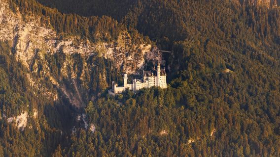 München: Rundflug München, Seen, Schlösser, Alpen abAugsburg