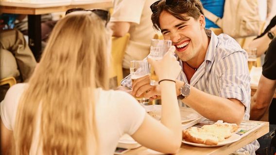 ブダペストガイド付きフードウォーキングツアー(ドリンク付き)