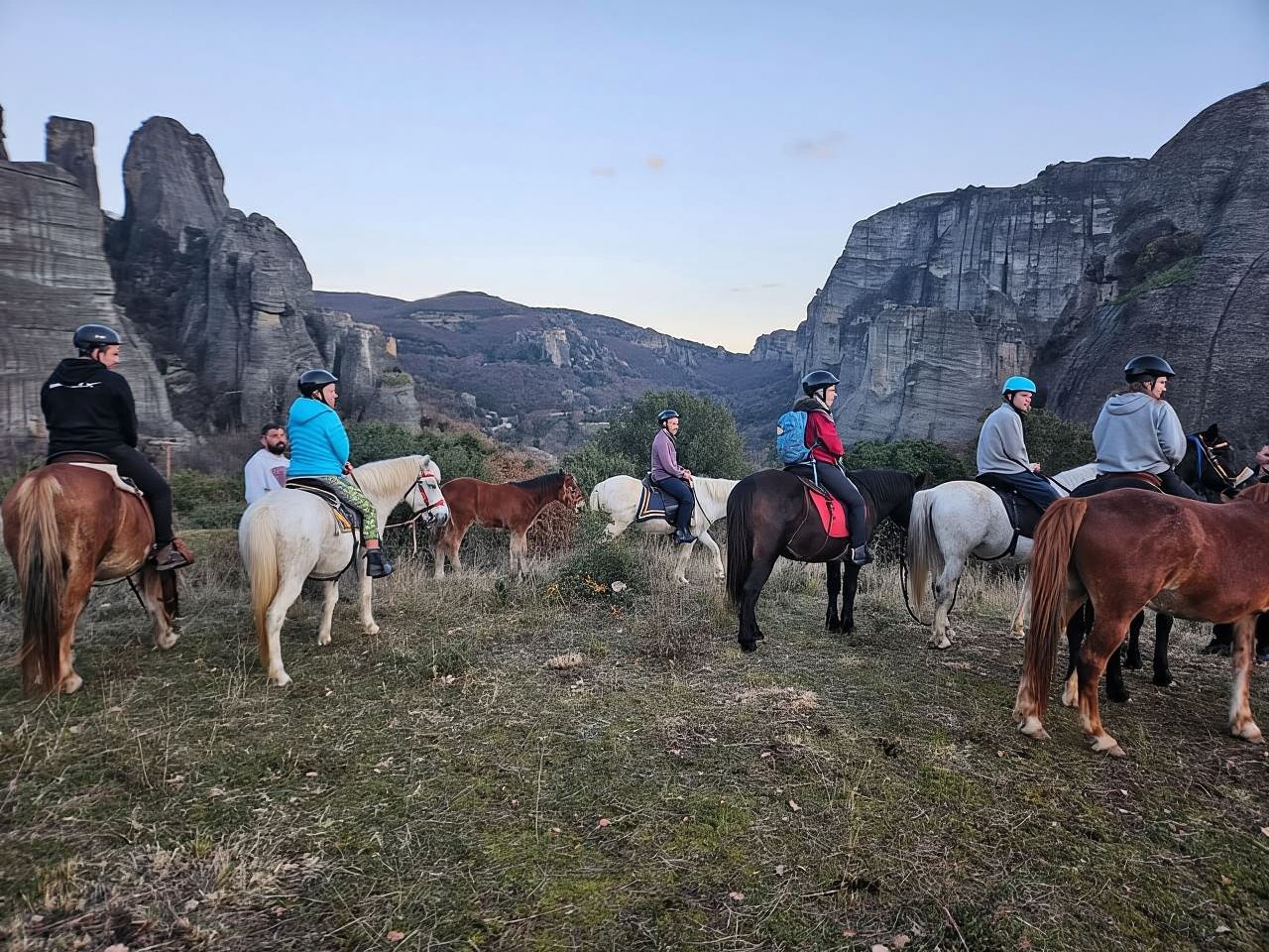 Kastraki: Paseo matutino a caballo por Meteora con visita al monasterio