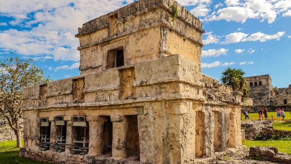 การผจญภัยที่ตูลุมและเซโนเต