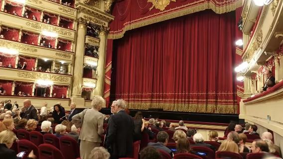 Galleria Vittorio Emanuele II + Duomo di Milano + Piazza del Duomo + Palazzo Reale di Milano