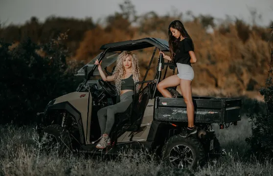 在韋利科·特爾諾沃和阿爾巴納西體驗全地形車和多功能越野車越野之旅