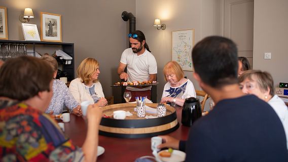 Full day Veuve Clicquot, family growers & traditional lunch from Reims