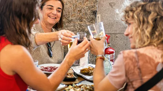 馬德里小吃之旅，包含美食和飲品