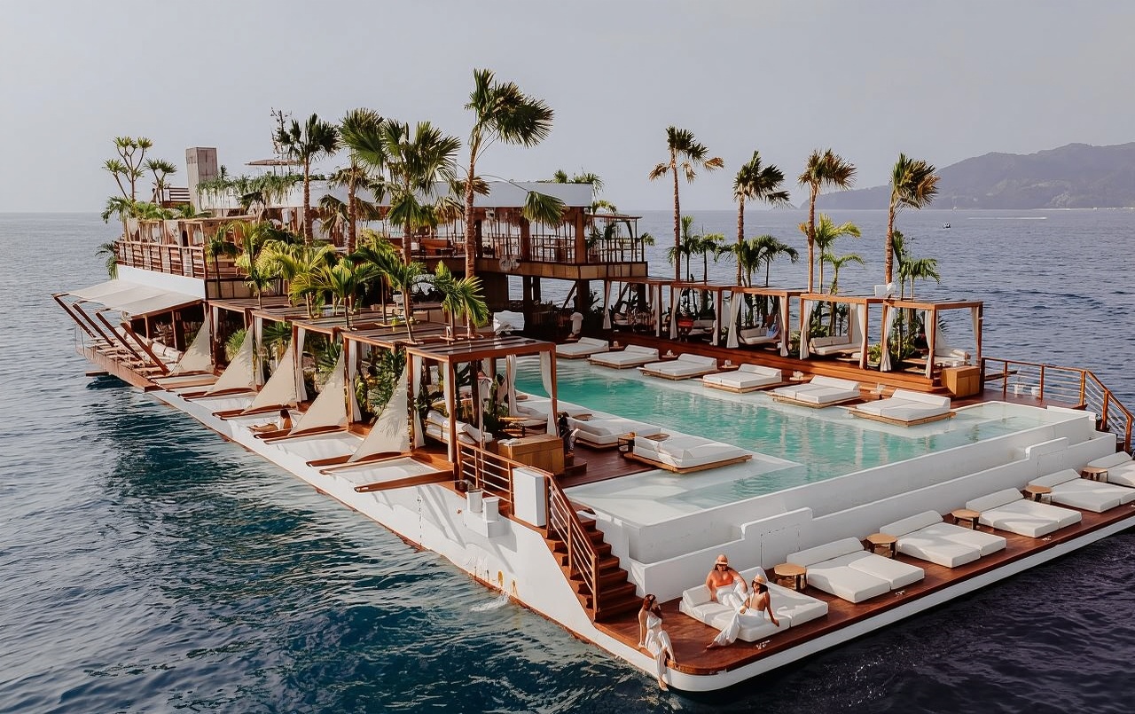 [ภูเก็ต] YONA Beach Club - Sea Club