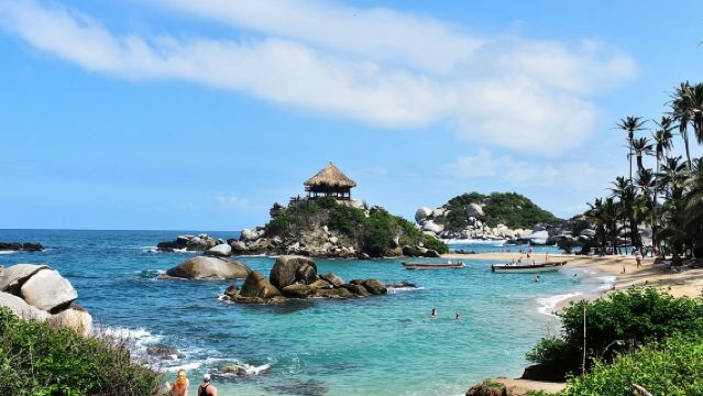 ทริปเดินป่าและเที่ยวชายหาดที่อุทยานทาโยรอนา