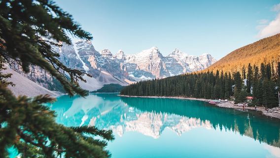 2025 Winner-Lake Louise Moraine Lake Johnston Canyon Banff Town