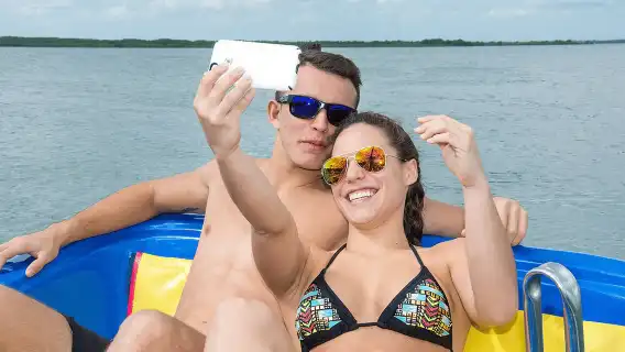 Cancún: Skyrider Parasailing Experience