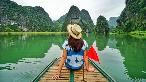 ベトナム・ニンビン省ニンビン 陸のハロン湾ワンデーツアー【チャンアン川+ホアルー遺跡コース】