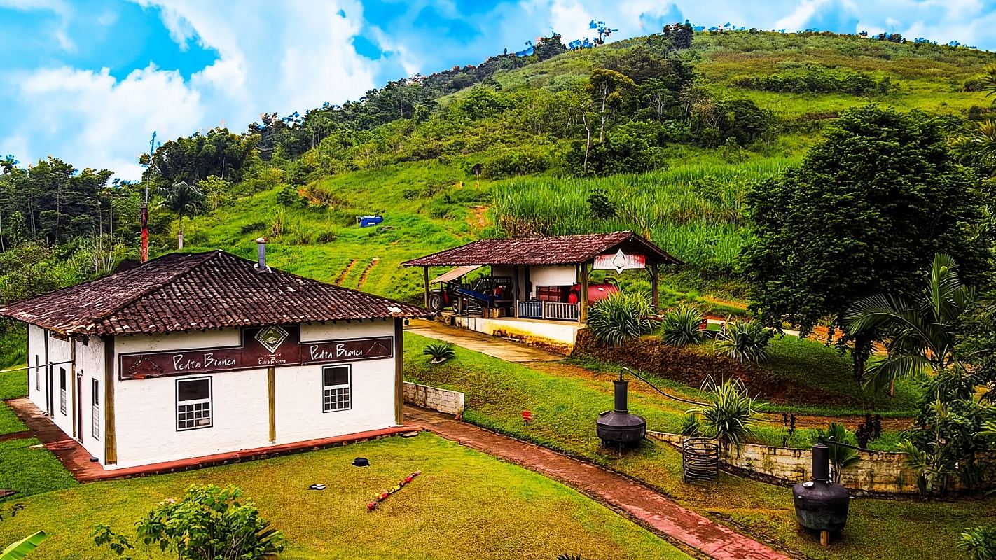 瀑布叢林和卡查薩酒廠吉普車之旅