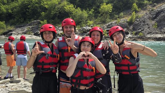 Permet: Tour chèo bè kết hợp nhảy vách đá và tắm suối nước nóng