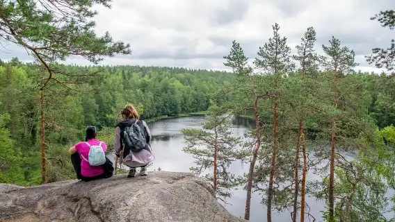 Helsinki: Nuuksio National park hiking with campfire lunch