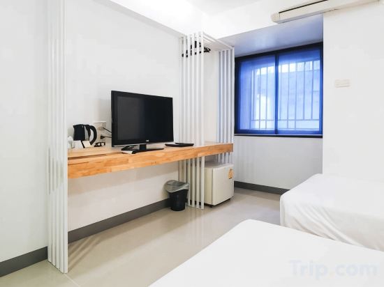 Loyy Hotel Room Type - Standard Twin Room