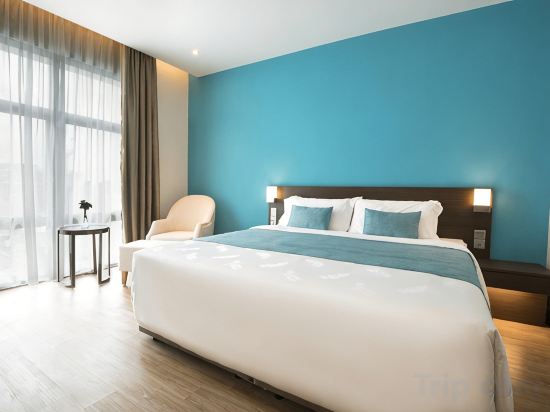 Astana Wing - Riverside Majestic Hotel - Tap to explore photos
